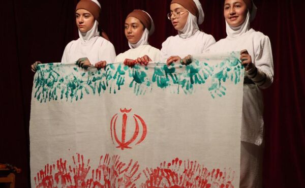 حضور نماینده استان در مرحله کشوری چهارمین جشنواره ملی تئاتر درسی در میناب
