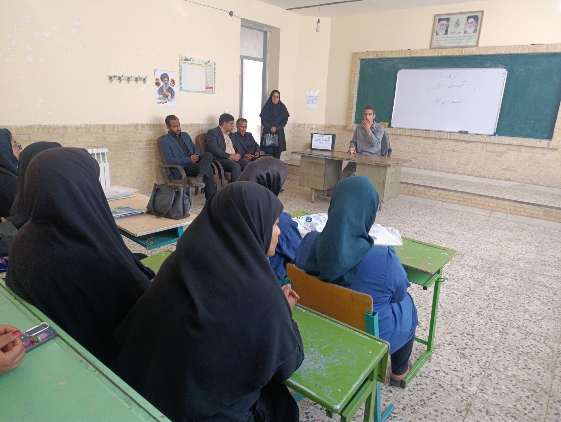 بازدید معاون سوادآموزی آموزش و پرورش خراسان جنوبی از طبس و دستگردان