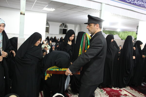 حضور کاروان آستان خورشید در شهر درق