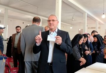 حضور باشکوه مردم متدین و انقلابی روستای خانم‌آباد در پای صندوق‌های رای