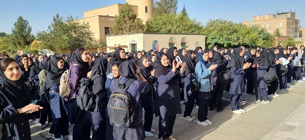 سال تحصیلی جدید در مدارس نظرآباد با عطر ایثار و شهادت آغاز شد