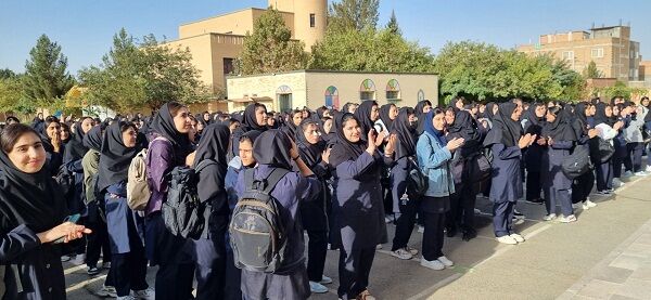  سال تحصیلی جدید در مدارس نظرآباد با عطر ایثار و شهادت آغاز شد