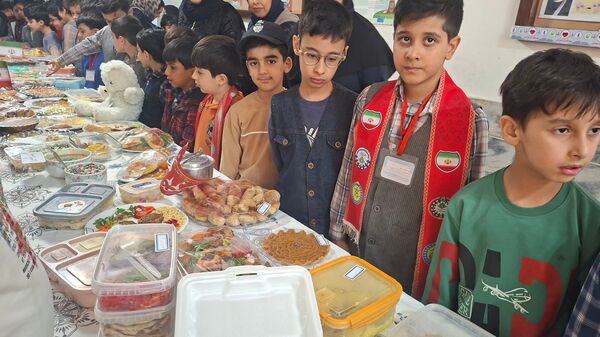 جشنواره غذای سالم در دبستان پسرانه فرهنگیان ۱