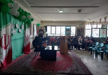جشن پیروزی انقلاب و نیمه شعبان در دبیرستان فرزانگان فامنین