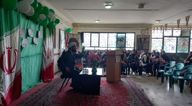 جشن پیروزی انقلاب و نیمه شعبان در دبیرستان فرزانگان فامنین