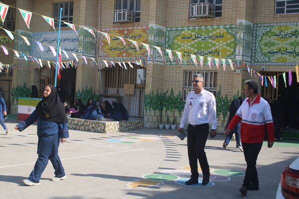 بازدید اعضاء ستاد مانور زلزله استان بوشهر از مدارس
