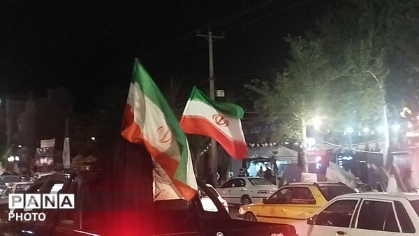 رژه ماشینی همچنان در بلوار فضل پایان ندارد 