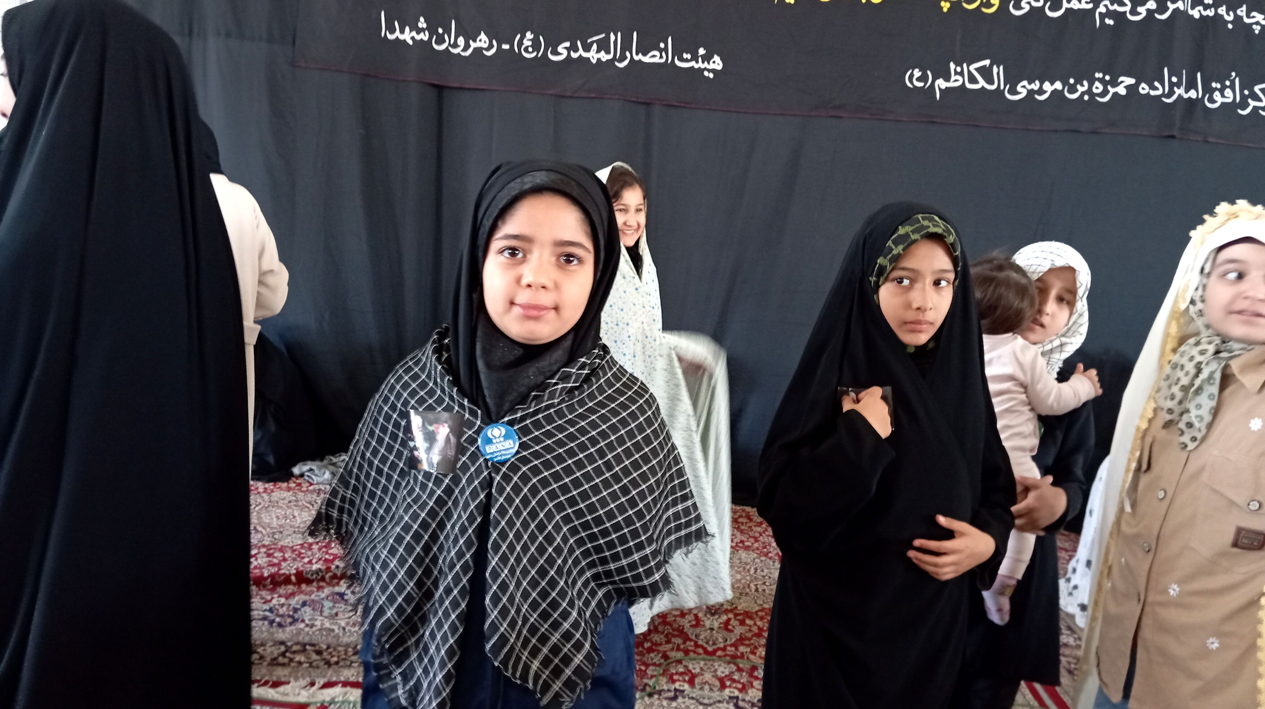 حضور خبرنگاران پانای کاشمری در نماز جمعه 