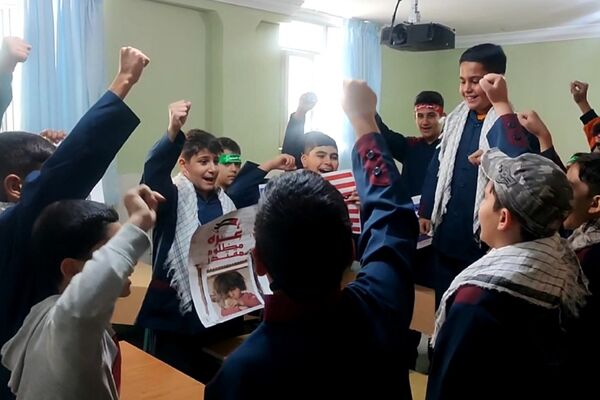 حمایت دانش‌آموزان رودهن از جبهه مقاومت و جنبش حزب‌الله