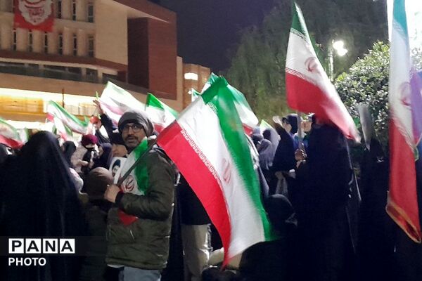بیعت مردم انقلابی شهرری با سومین رهبر انقلاب 