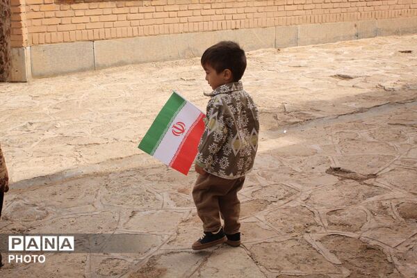 راهپیمایی تا نماز جمعه با جلوه هایی از وحدت مردم شهرستان بام و صفی‌آباد در روز قدس