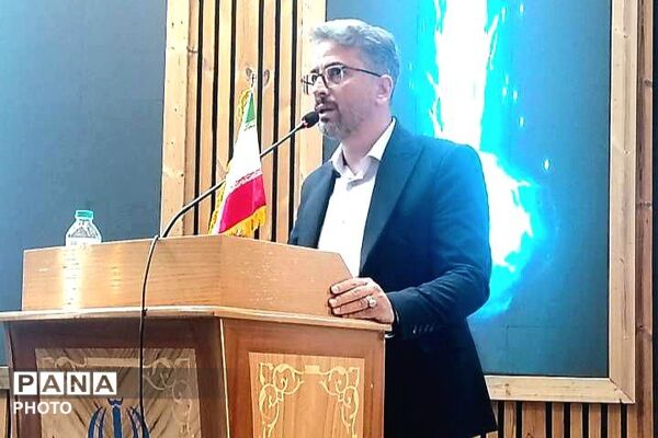  آیین تقدیر از حافظان برگزیده قرآن منطقه 19 تهران
