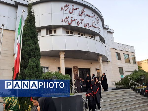 جشن فارغ‌التحصیلی و تجلیل از نخبگان کنکور در دبیرستان نمونه فرهنگ آرمینه مصلی‌نژاد