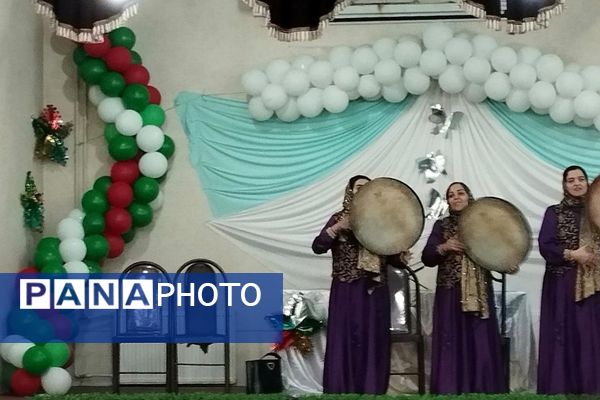 دبیرستان صدیقه طاهره غرقِ در شور فاطمی