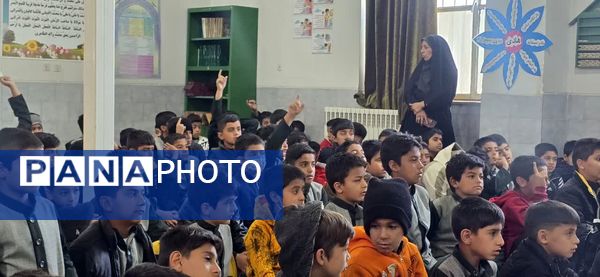  بازدید سرگروه پرورشی استان یزد در مدارس شهرستان بافق