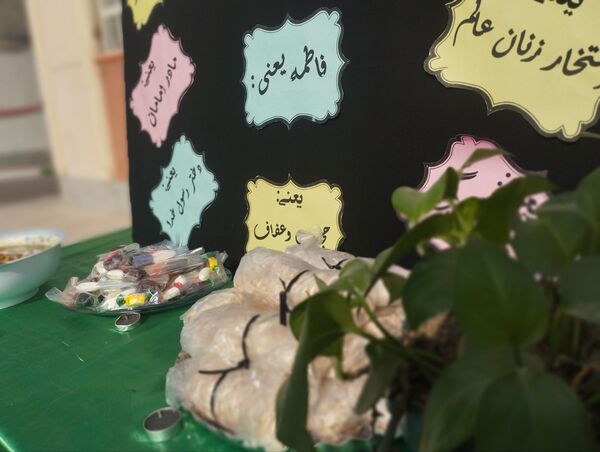 سفره احسان حضرت فاطمه زهرا (س) در مدرسه والدین تبریز