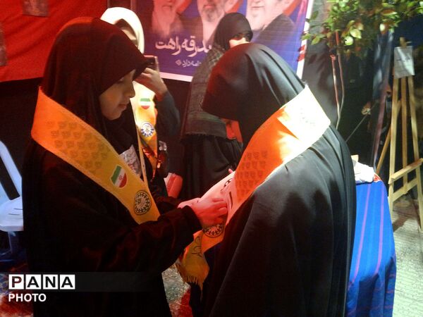 حضور حداکثری جامعه فرهنگی و دانش‌آموزی در تجمعات شبانه