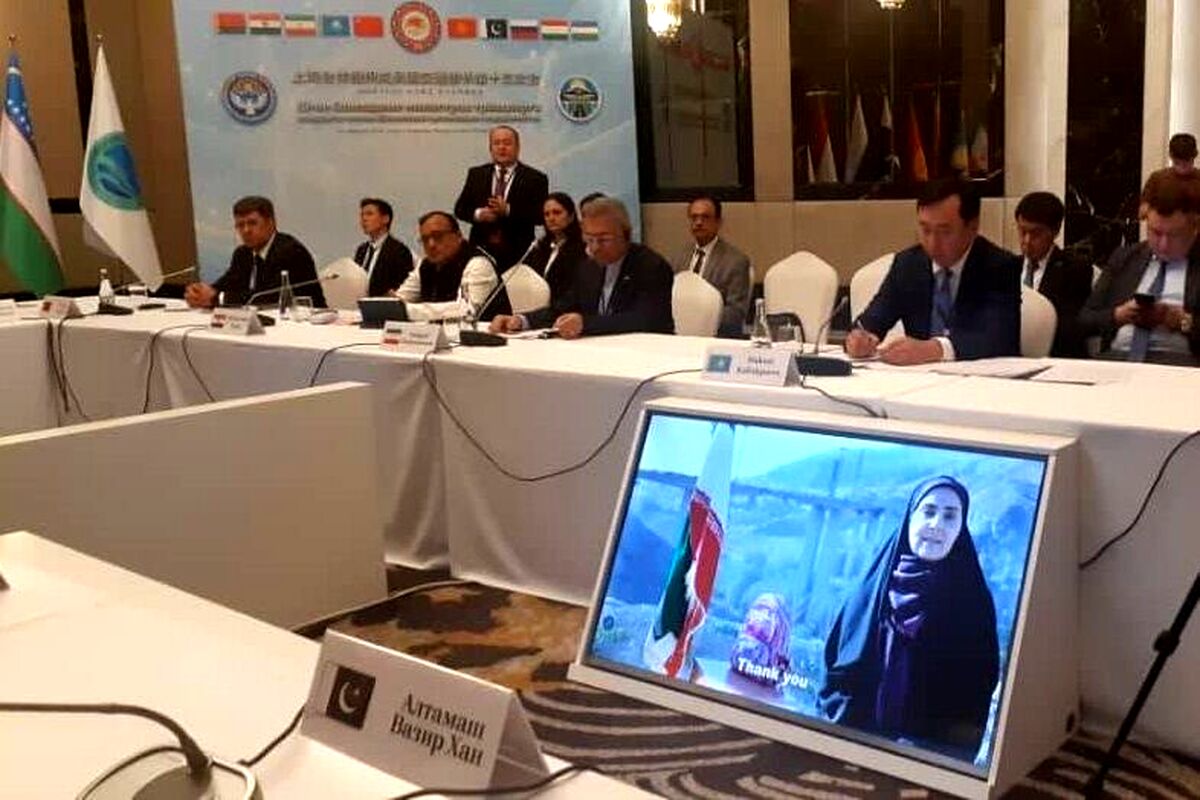 پیام تصویری وزیر راه از مجاورت پُل بمباران‌شده B1 کرج به اجلاس وزرای حمل‌ونقل شانگهای