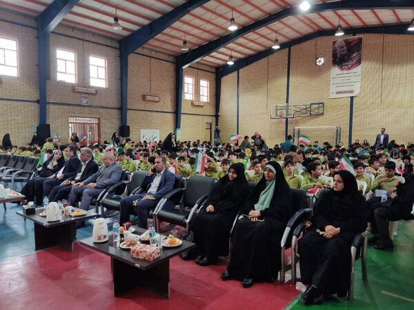 جشن گلریزان در دبستان شهدای بسیج بوشهر