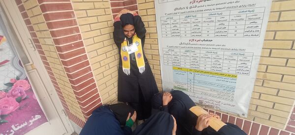 مانور سراسری زلزله و ایمنی در دبیرستان گلشن آزادی 