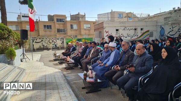 جشن «مهر عاطفه‌ها» در دبیرستان شاهد ریحانه