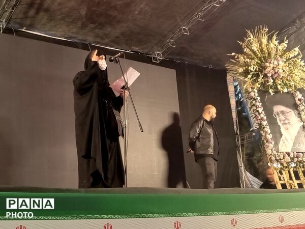 مردم گرگان همچنان در میدان های شهر 