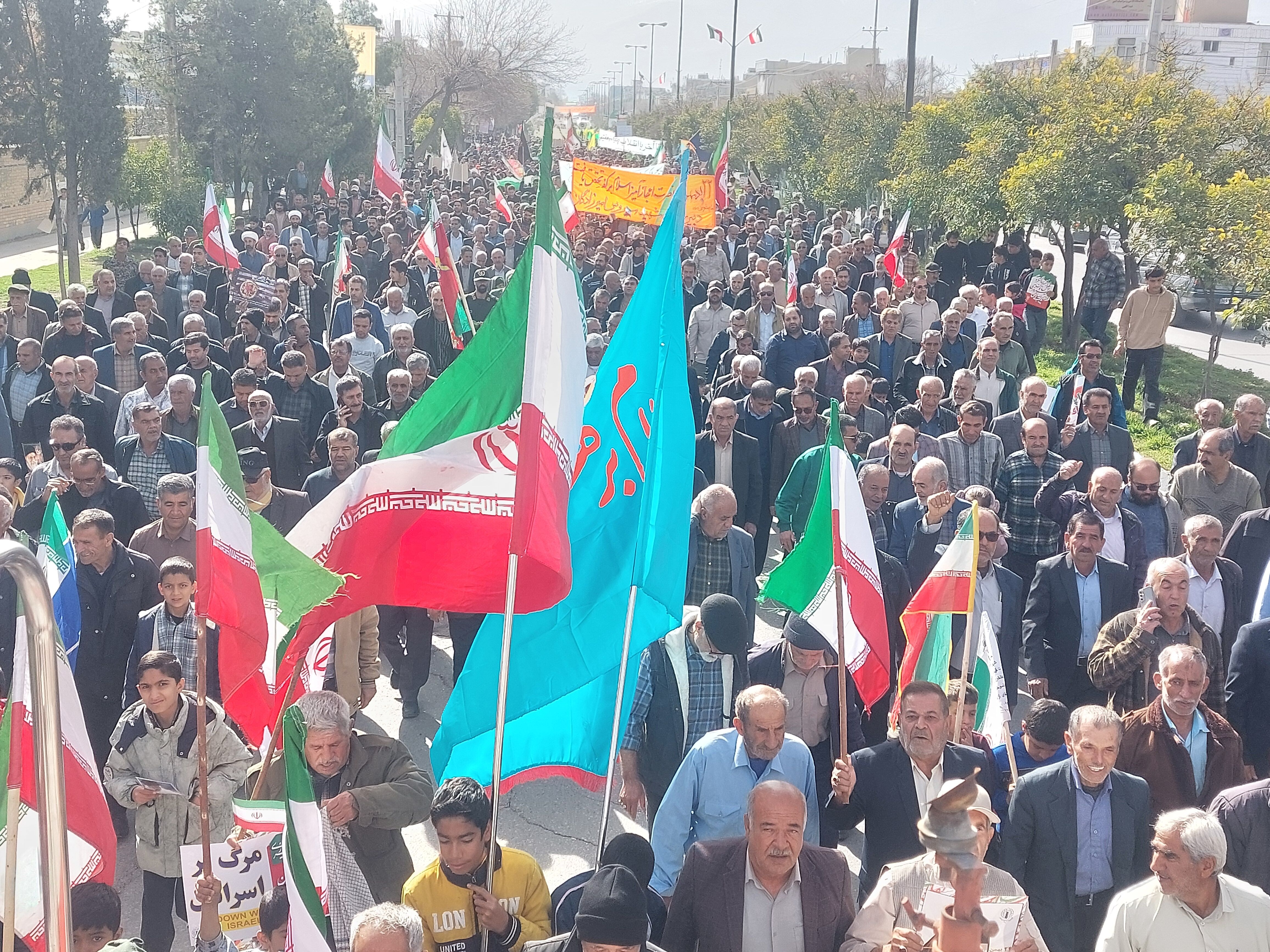 حضور آگاهانه مردم شهرستان کوار در راهپیمایی ۲۲ بهمن