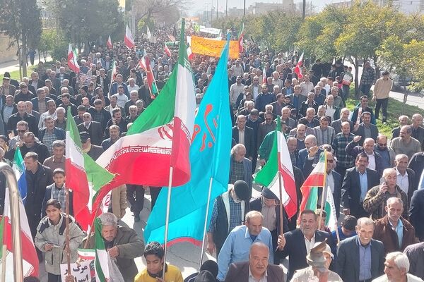 حضور آگاهانه مردم شهرستان کوار در راهپیمایی ۲۲ بهمن