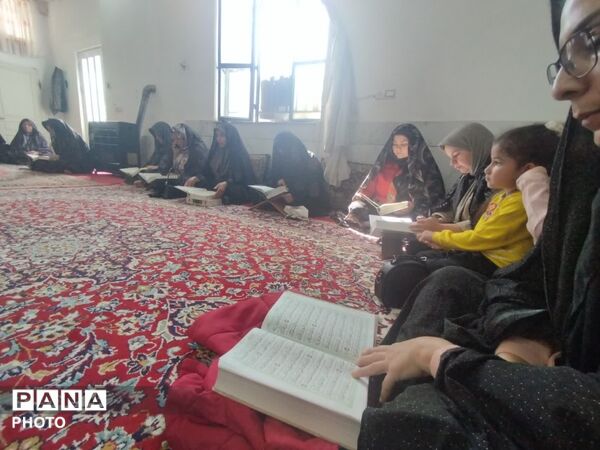 محفل انس با قرآن کریم‌‌ در روستای مهدی آباد خلیل آباد