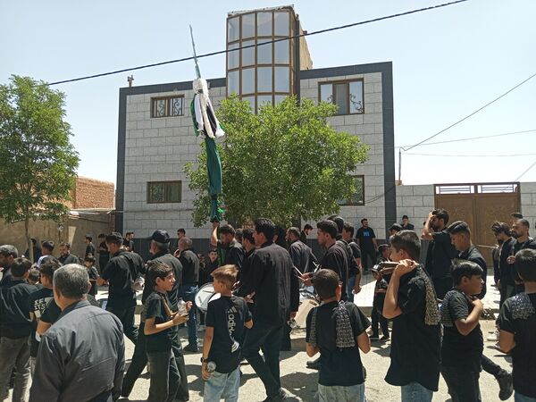 آیین تاسوعای حسینی؛ مردم رباطسنگ در سوگ علمدار کربلا