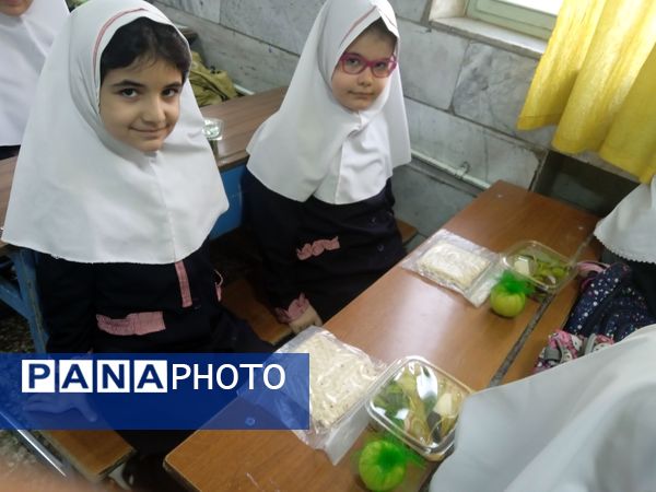 افطاری دانش آموزان روزه اولی مدرسه دخترانه هدی یک شهرستان قدس