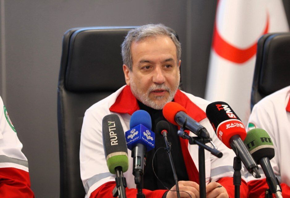 عراقچی: دولت قوانین مربوط به انتقال سرمایه ایرانیان خارج از کشور را تسهیل کند