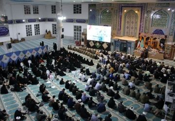 سالروز اقامه اولین نماز جمعه، فصل نوینی در وحدت و همدلی مردم