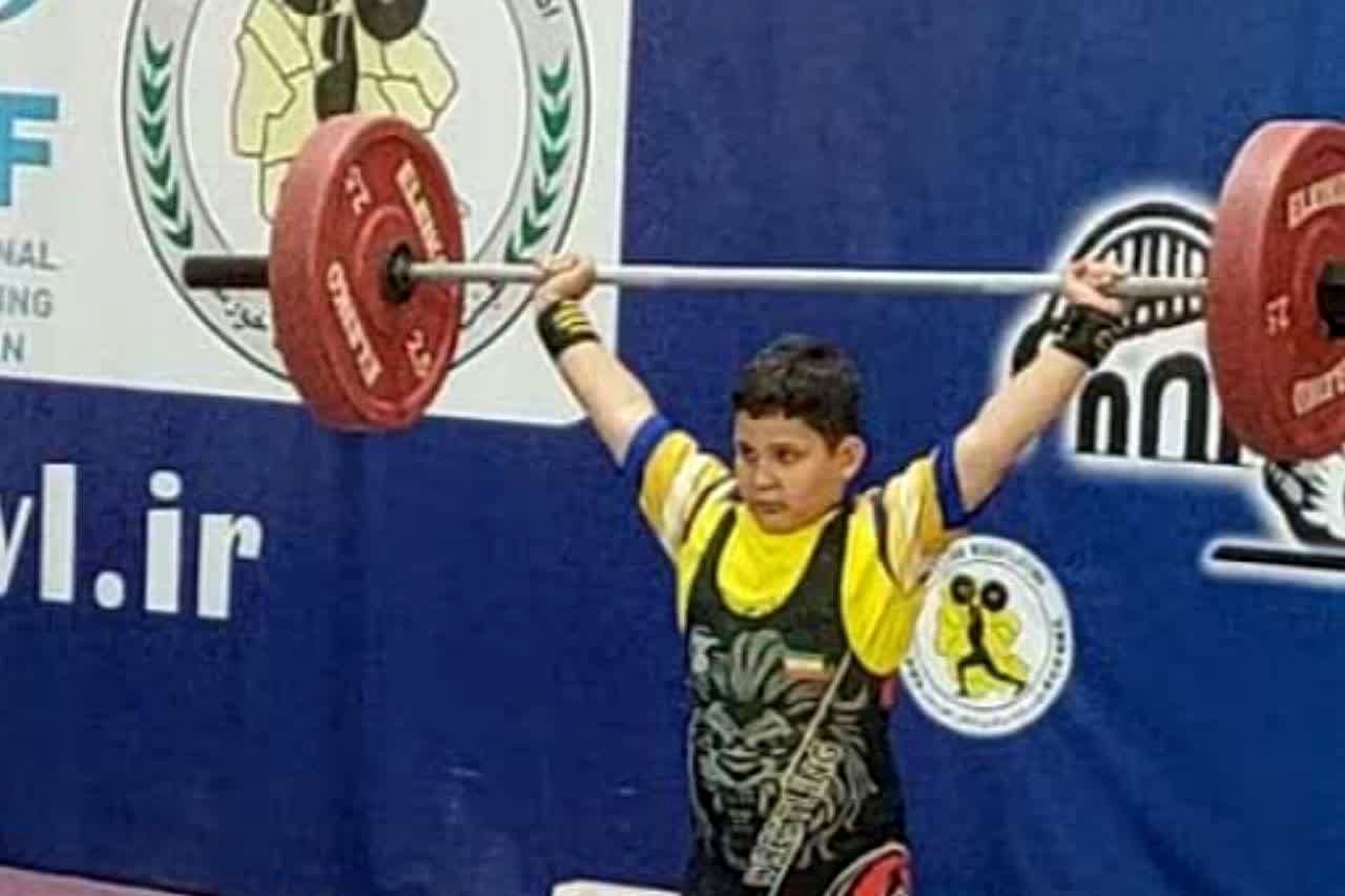 قهرمانی دانش‌آموز اندیمشکی در جشنواره وزنه‌برداری خوزستان