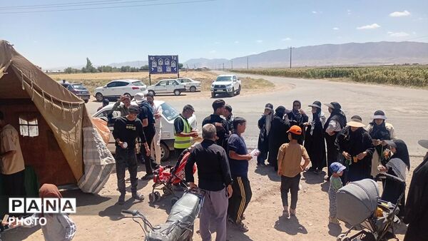 استقبال موکب رباط میاندشت از زائران پیاده حضرت رضا(ع)