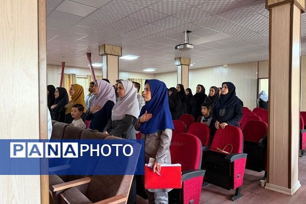  نشست هم‌اندیشی مراقبین سلامت با محوریت ارتقای سبک زندگی سالم در ملارد