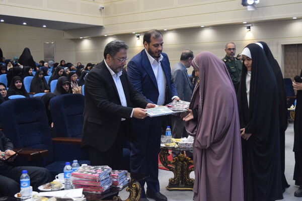 مراسم گرامیداشت مقام معلم و تجلیل از طلایه‌داران تعلیم و تربیت منطقه ۱۴ 