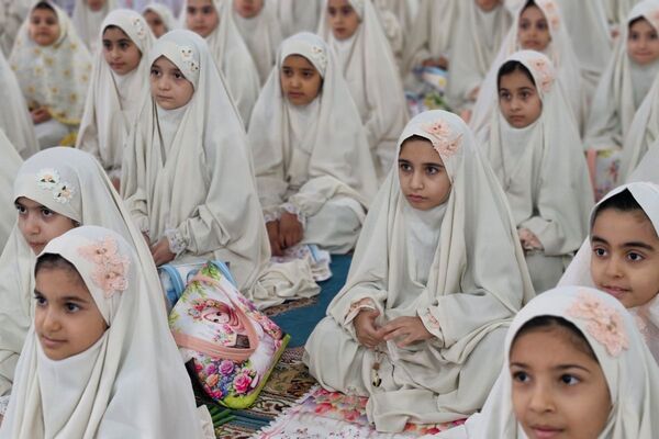 آغاز فصل بندگی دانش‌آموزان قرچک در جشن تکلیف