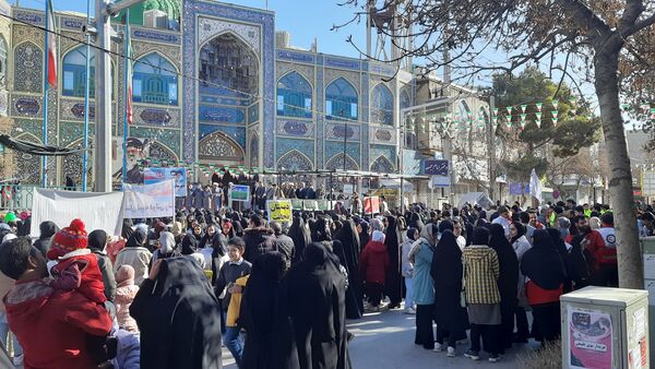 نخستین روز از دهه مبارک فجر با برگزاری برنامه‌های فرهنگی و مذهبی متنوع در شهرستان اسفراین