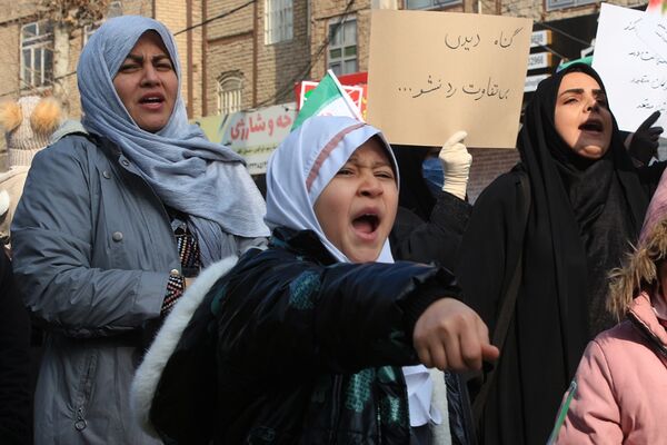 حضور پرشور مردم بهارستانی در راهپیمایی ۲۲ بهمن