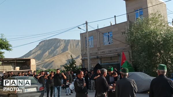 هیئت عزاداری و زنجیر زنی تکیه ابوالفضلی در روز تاسوعای حسینی