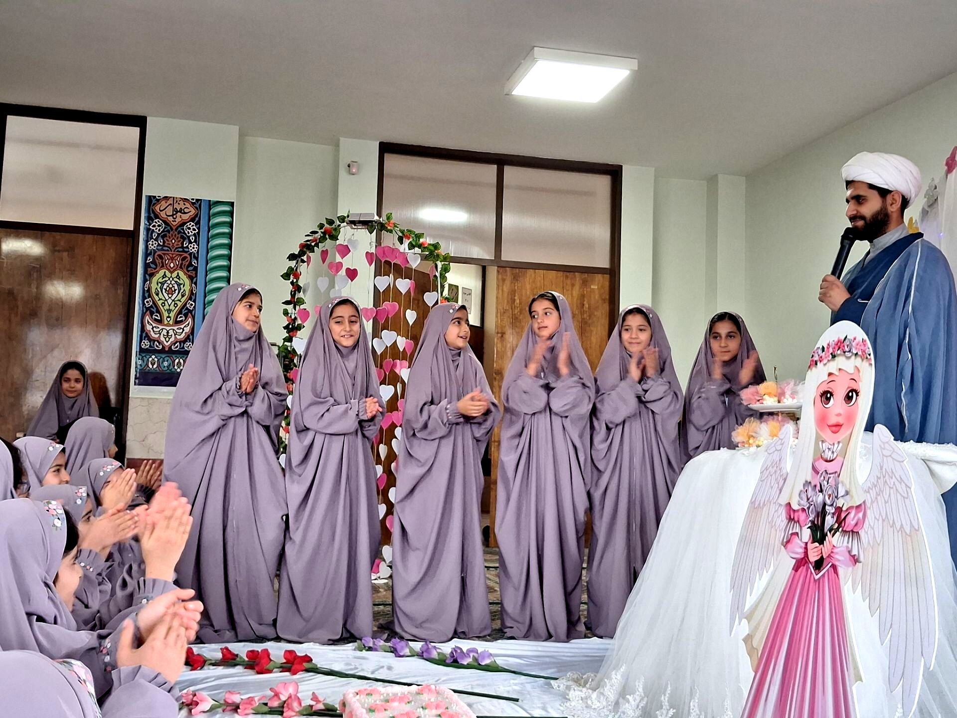 جشن تکلیف نمادی از عشق و علاقه در دبستان فاطمه‌الزهرا