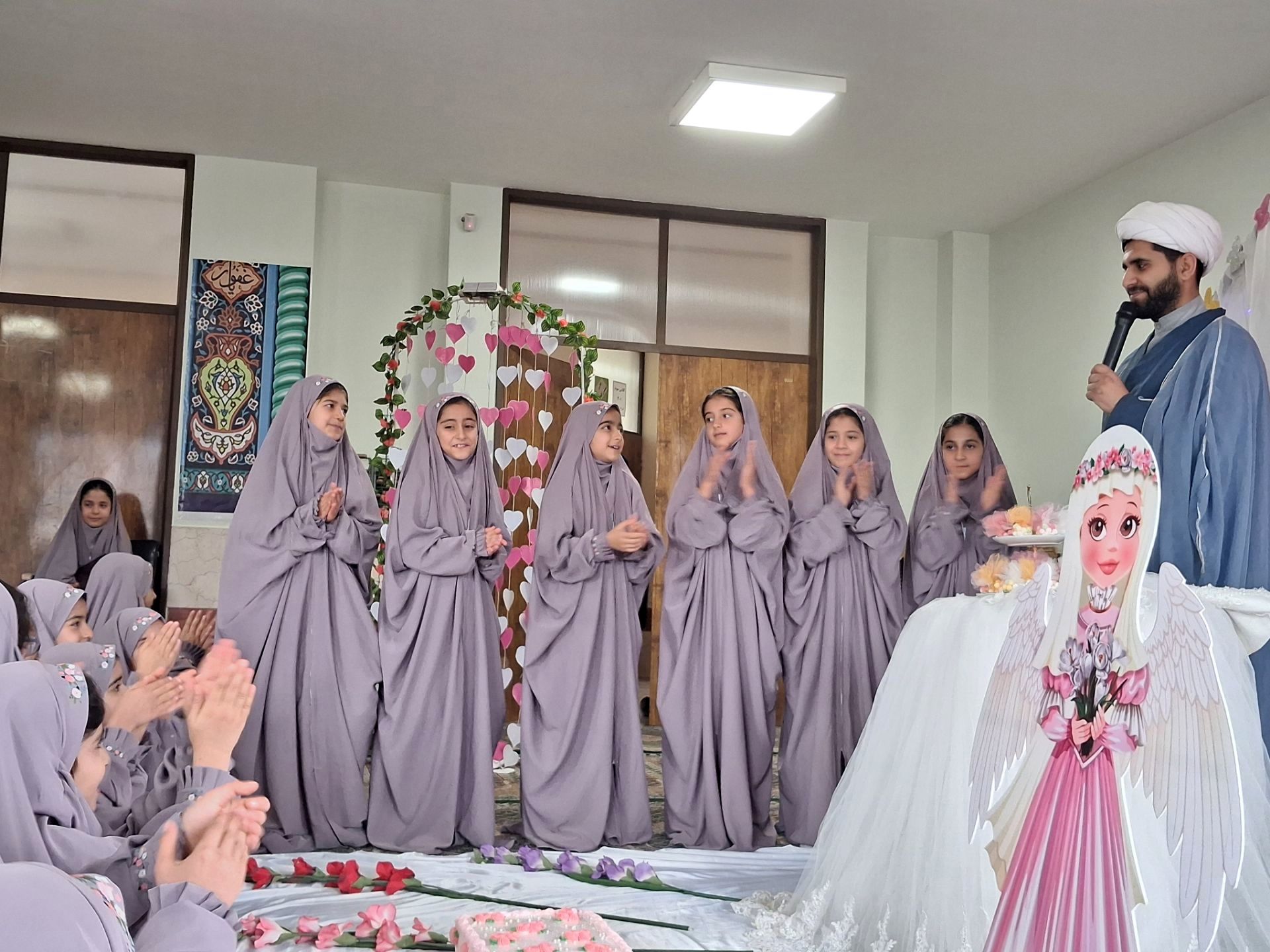 جشن تکلیف نمادی از عشق و علاقه در دبستان فاطمه‌الزهرا