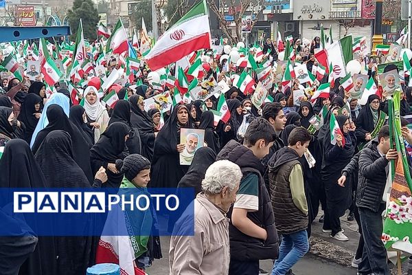 تجدید میثاق مردم ولایتمدار قرچک در راهپیمایی ۲۲ بهمن