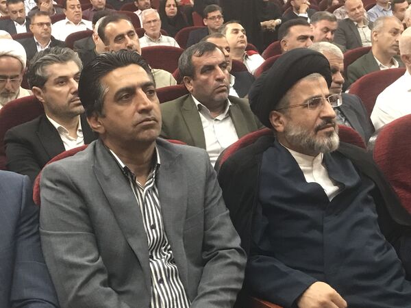 همایش تجلیل از مدیران و کارکنان نمونه شهرستان محمودآباد 