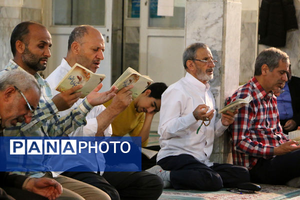 یادواره سادات شهید و چهلم شهدای خدمت در قم