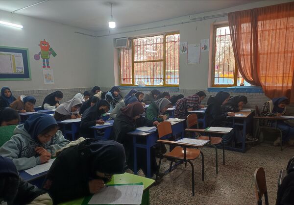 برگزاری امتحان نوبت اول در دبیرستان دخترانه میثاق
