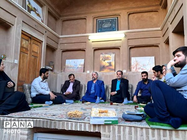 بازدید معاون تشکیلات سازمان دانش‌آموزی کشور از موکب «نوجوان مبارز» و «امام رضا (ع)»