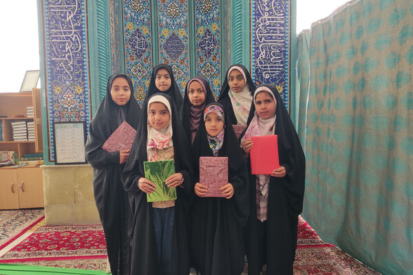 اعتکاف دختران دانش‌آموز شهر سورمق