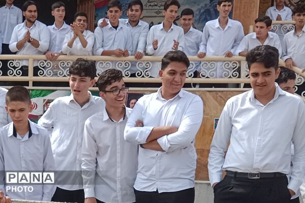رقابت پرهیجان طناب‌کشی در بهارستان دو